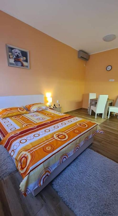 Ales Apartman ซอมโบร์ ภายนอก รูปภาพ