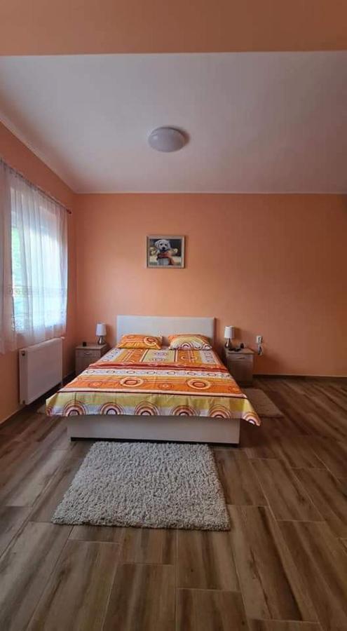 Ales Apartman ซอมโบร์ ภายนอก รูปภาพ
