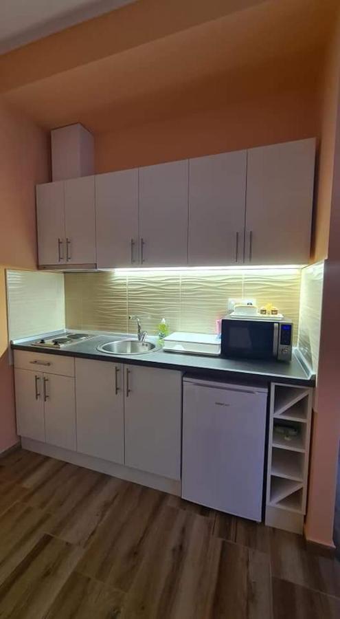 Ales Apartman ซอมโบร์ ภายนอก รูปภาพ